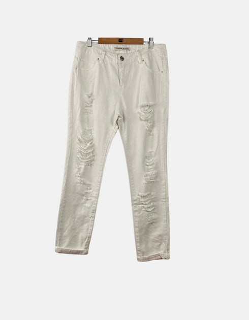 White jeans FM